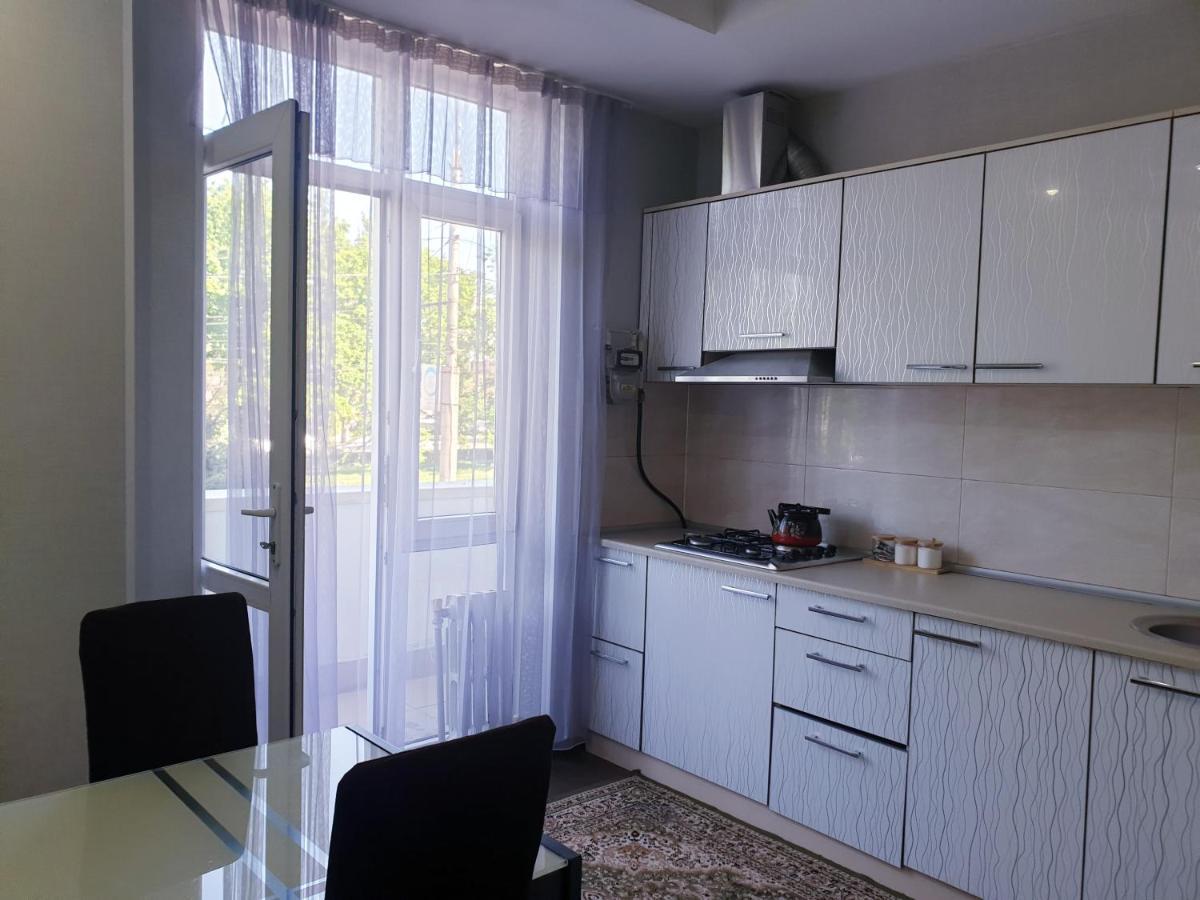 Apartments Paritet Bishkek Exteriör bild