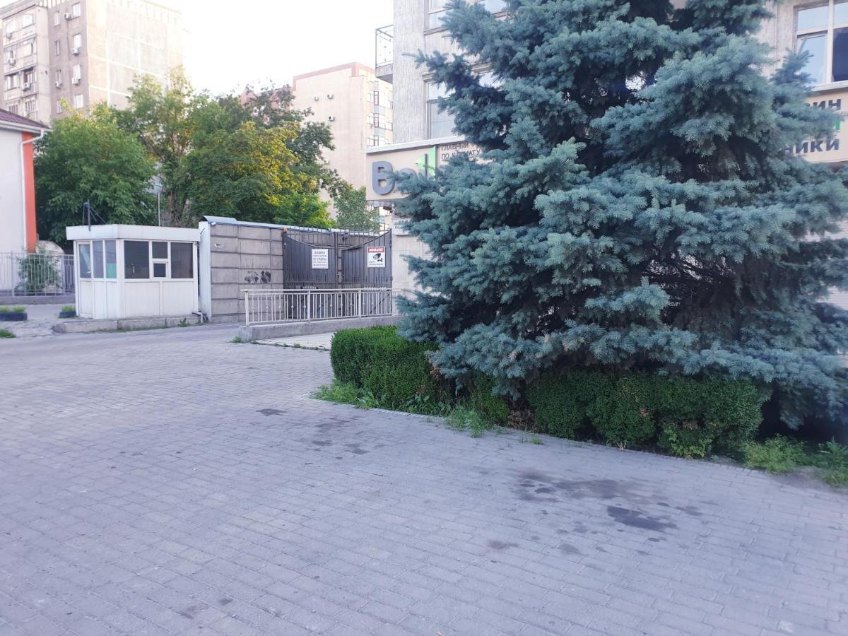 Apartments Paritet Bishkek Exteriör bild
